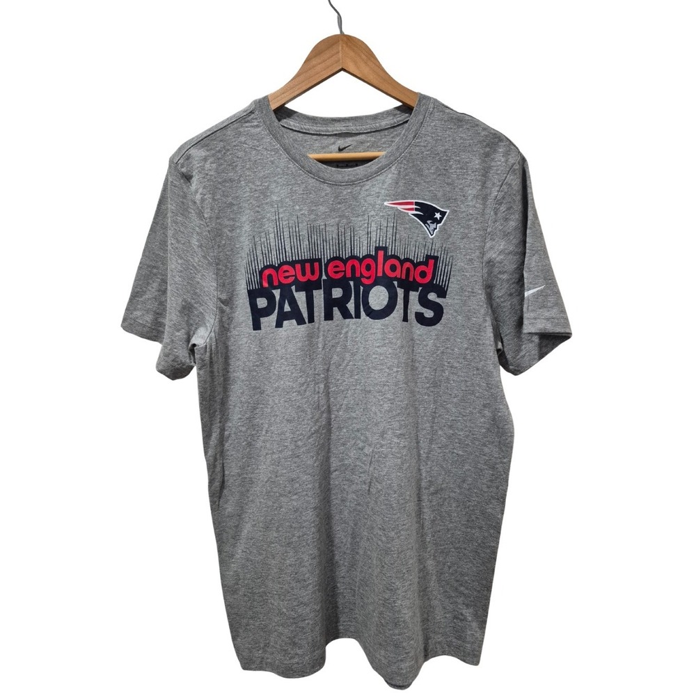 NWOT Men Nike New‎ England Patriots T-Shirt Size Medium Gray